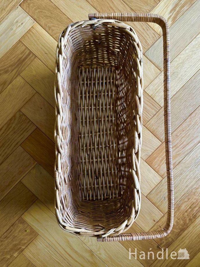 ラタンのバスケット