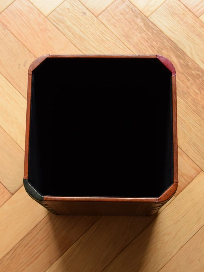 レザー製のダストボックス