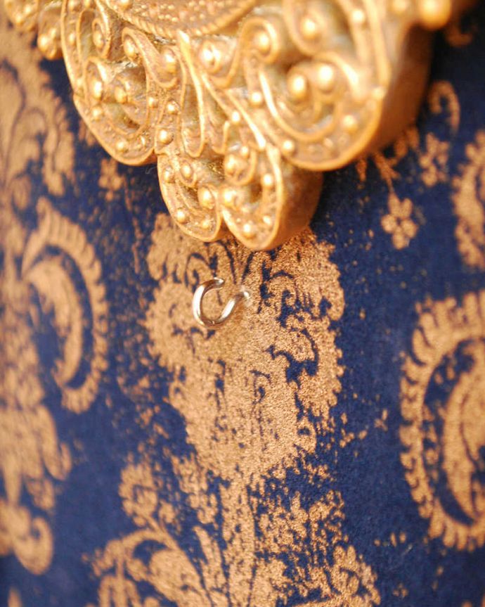 リビング雑貨 インテリア雑貨 アンティーク風のファミリーフォトフレーム。金具に引っ掛けて下さい。(n7-150)