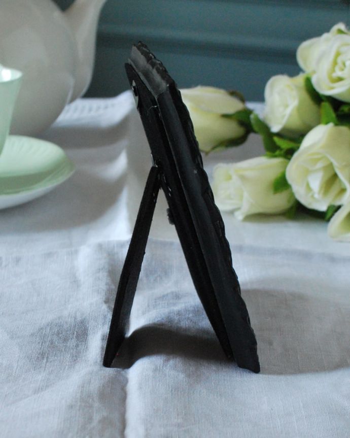 横から写真立てを見てみると･･･