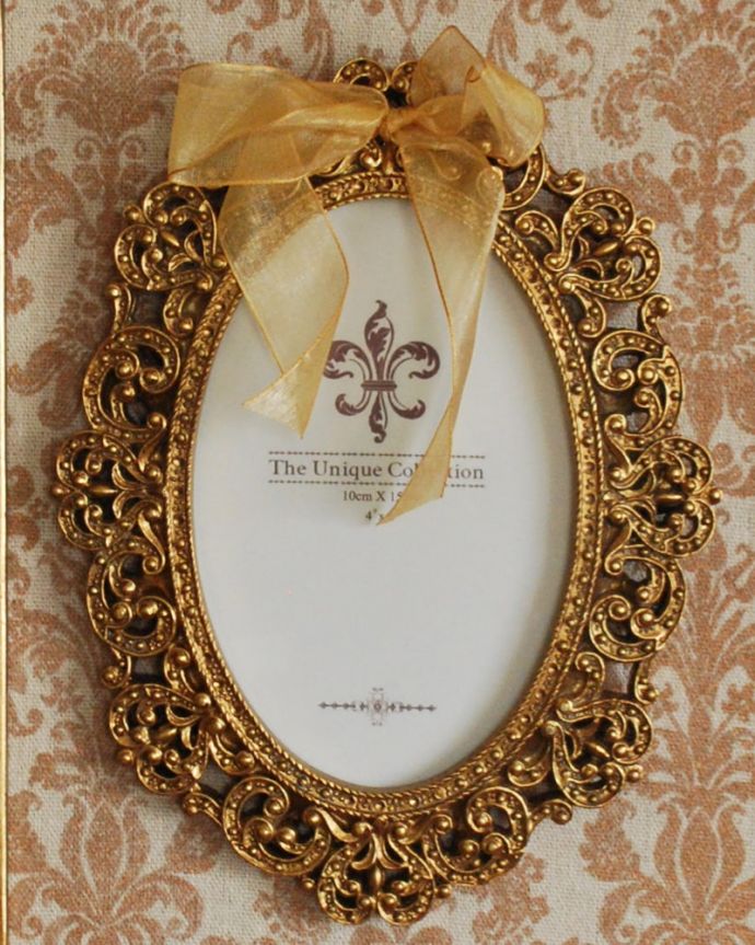インテリア雑貨 フォトフレーム・アンティークゴールド フレームにも装飾が写真や切抜きを入れて下さい。(n7-180)