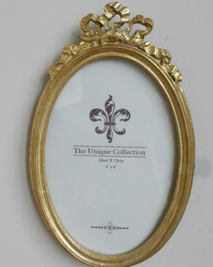 リビング雑貨　インテリア雑貨　アンティーク風に仕上げたフランス風のミニフレーム（タッセル付き）。壁からオシャレを作ってみませんか？壁に掛けるだけであっという間にオシャレなお部屋を作ってくれるフレームを使って、気軽にお部屋をイメージチェンジしてみませんか？。(n7-181)