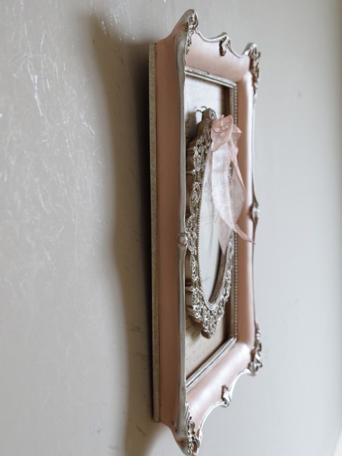 壁掛けのアンティーク風のフレーム
