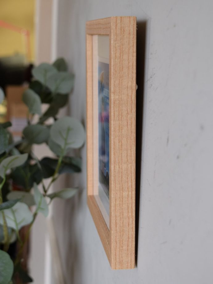 アートフレームの側面