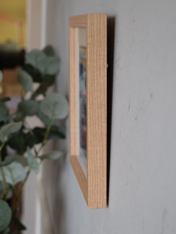 アートフレームの側面