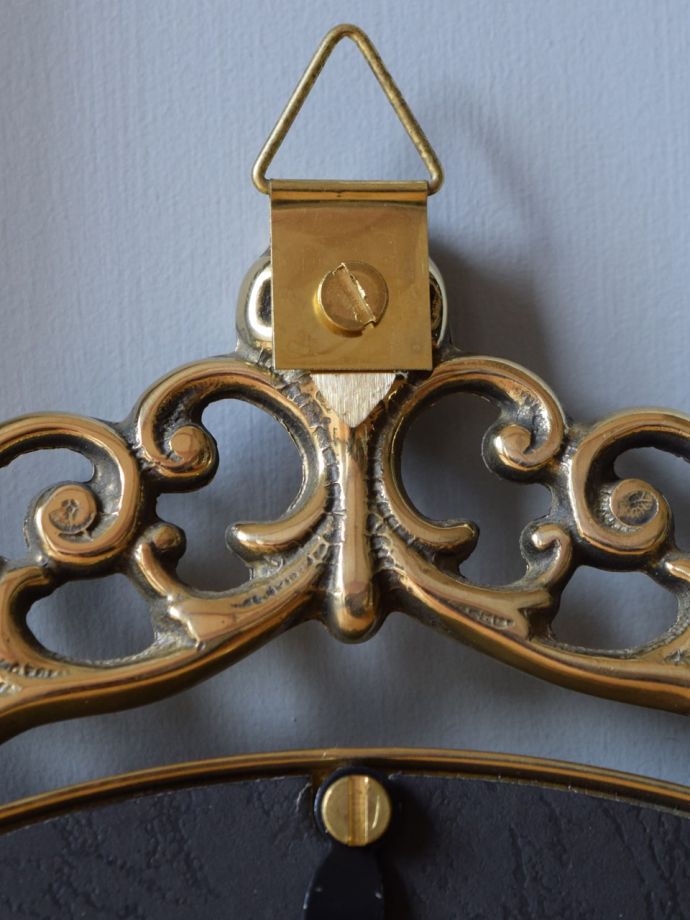 ミラーの壁掛け金具