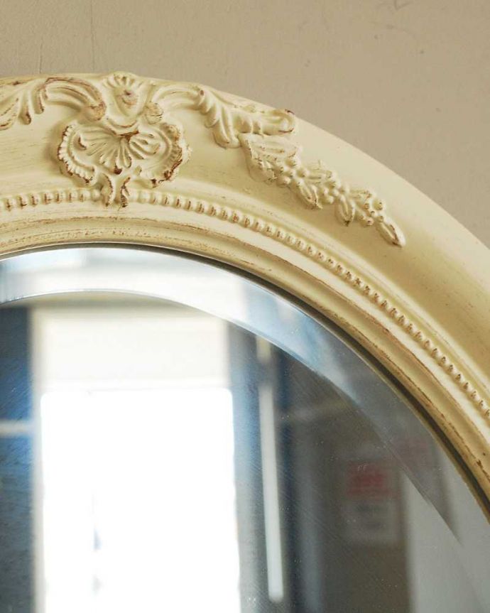 ミラー・時計 インテリア雑貨 アンティーク調のウォールミラー(オーバル・アイボリー)。アンティーク調の美しいモールディングモールディングの縁取りが美しい華やかなミラーです。(n8-008)