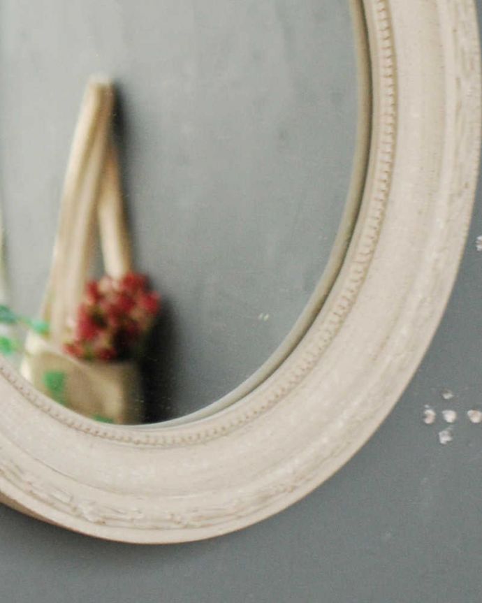 ミラー・時計 インテリア雑貨 リボンが可愛いフランスのアンティーク風のオーバルミラー(ラフィネ・リュバンS)。お部屋のインテリアとして楽しめます実用的なミラーとしてはもちろん、美しいデザインは壁に掛けるだけでまるで絵画のような雰囲気。(n8-045)