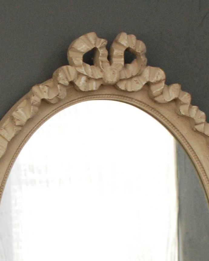 ミラー・時計 インテリア雑貨 リボンが可愛いフランスのアンティーク風のオーバルミラー(ラフィネ・リュバンM)。フレンチスタイルのアンティーク風ミラー一瞬でお姫様気分にしてくれる美しいミラー。(n8-046)