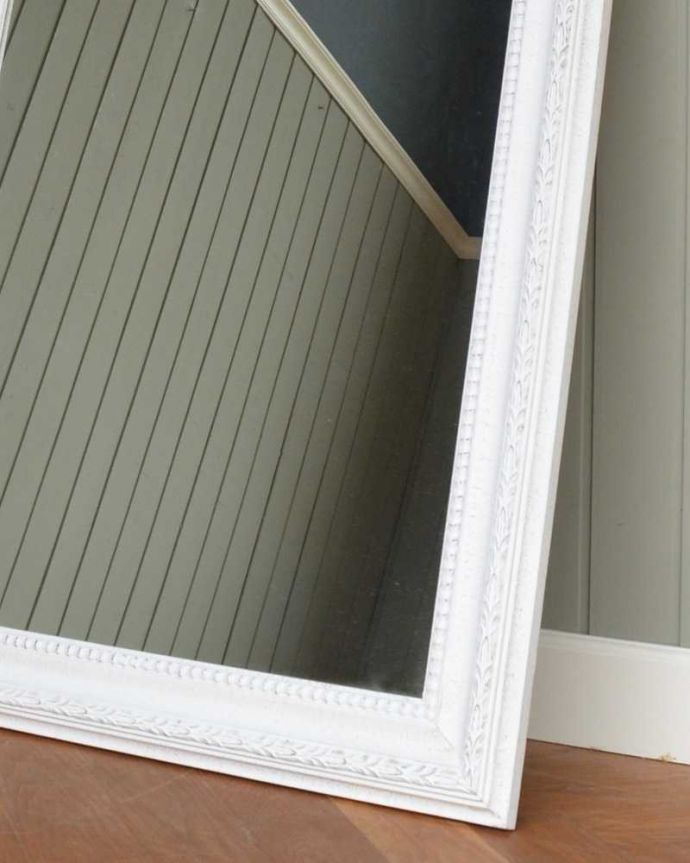 アンティーク風ミラーの装飾