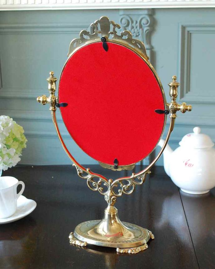 アンティーク風の鏡の裏