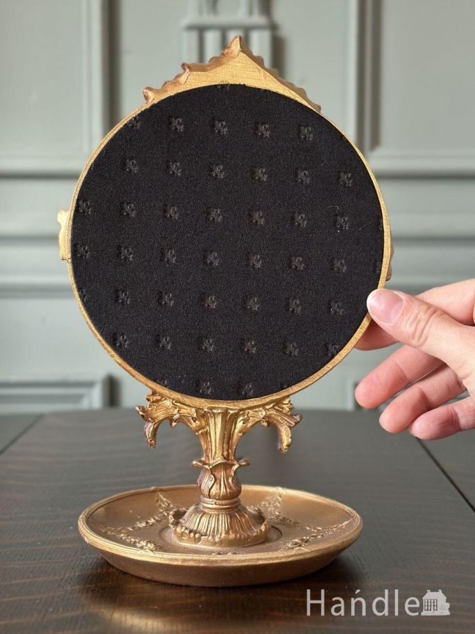 ミラー・時計　インテリア雑貨　アンティーク風に仕上げたゴージャスなフランス風のスタンドミラー。大きさはコレくらいどこにでも置けるサイズ。(n8-087)