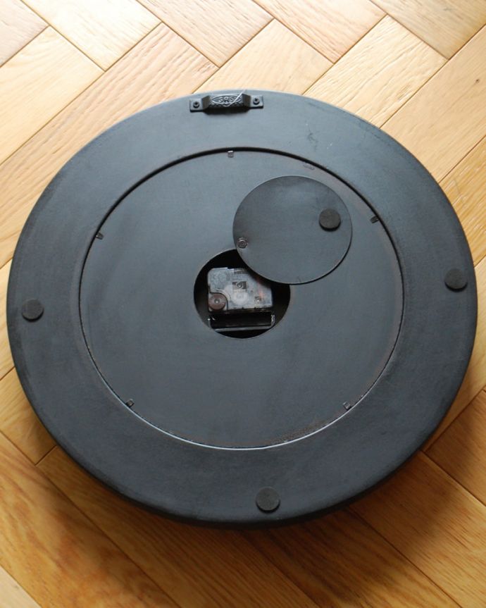 ミラー・時計　インテリア雑貨　時計　裏から見ると･･･単三電池1個で動きます。(n8-088)