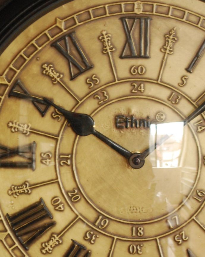 ミラー・時計 インテリア雑貨 時計 アンティーク調のおしゃれな文字盤デザインはもちろん、数字が読みやすい所もポイント。(n8-091)