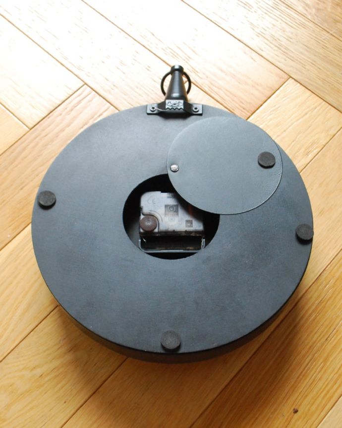 ミラー・時計　インテリア雑貨　時計　裏から見ると･･･単三電池1個で動きます。(n8-093)