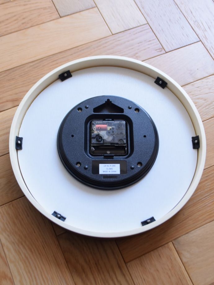 掛け時計の裏側