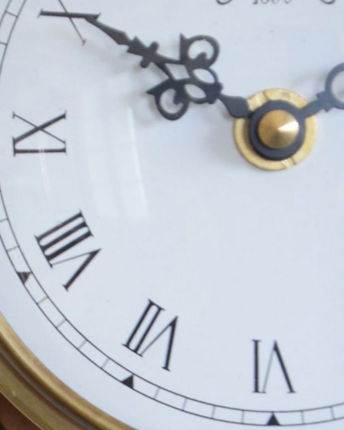 アンティーク調の掛け時計