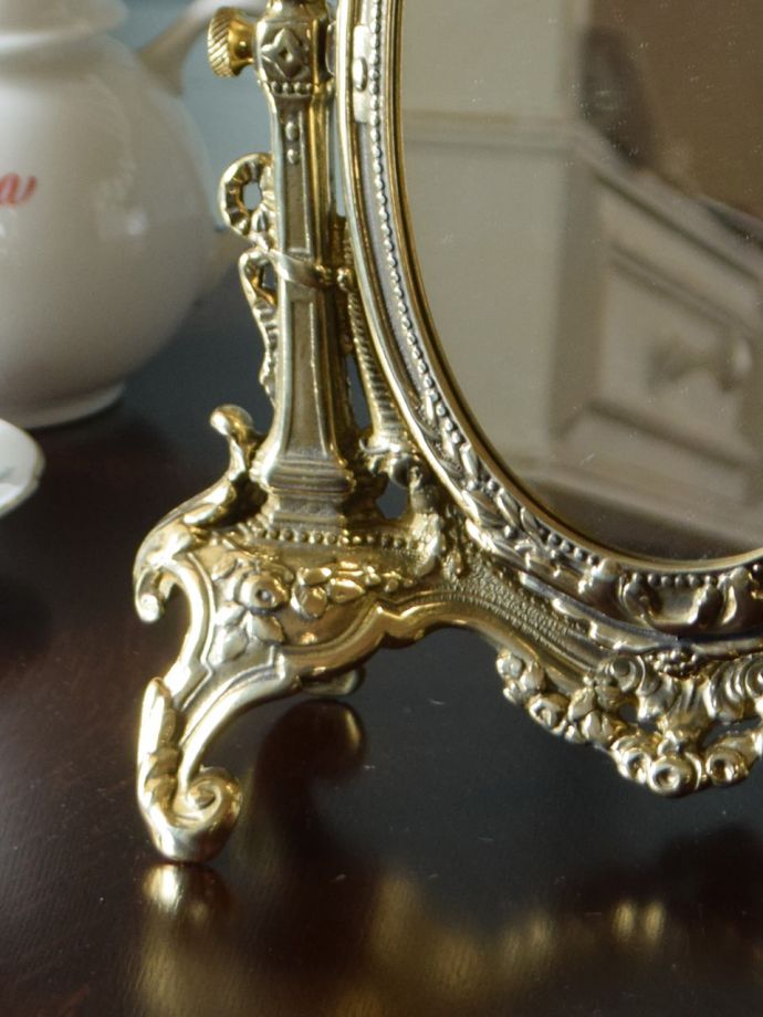 イタリア生まれのおしゃれなスタンドミラー