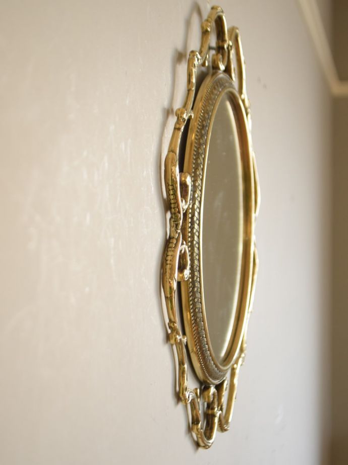 ウォールミラーの側面