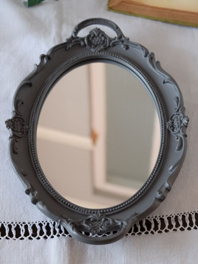 おしゃれなアンティーク風の鏡