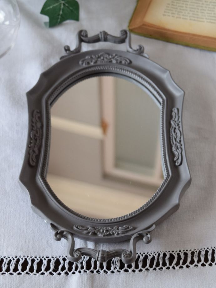 おしゃれなアンティーク風の鏡