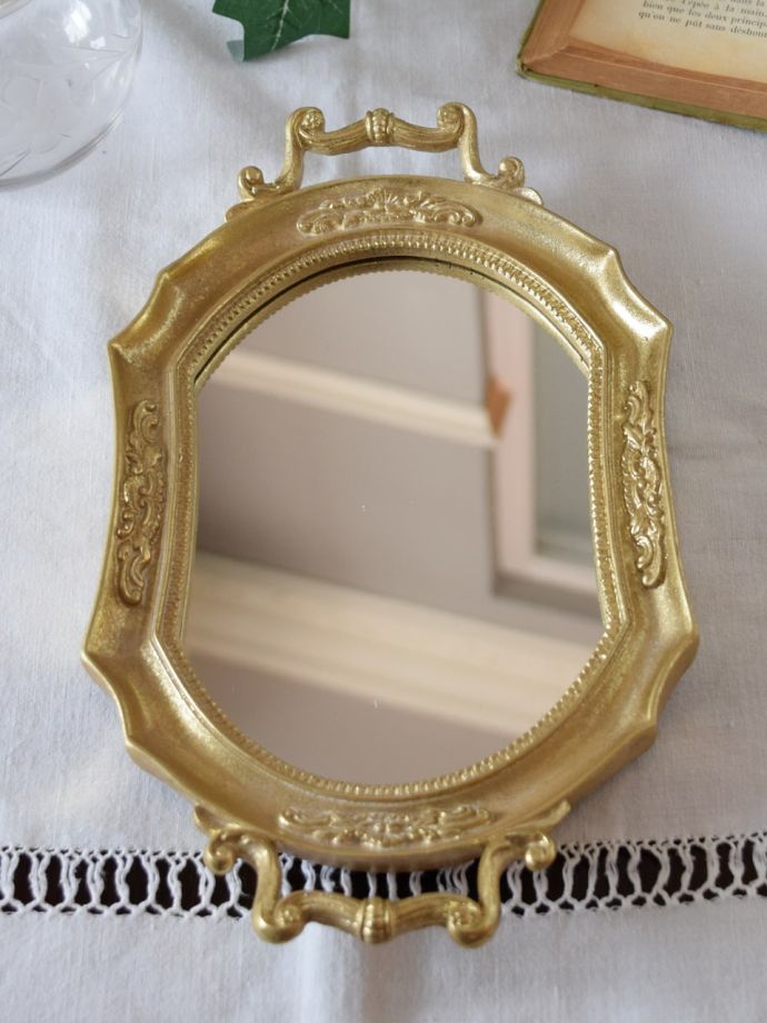 おしゃれなアンティーク風の鏡