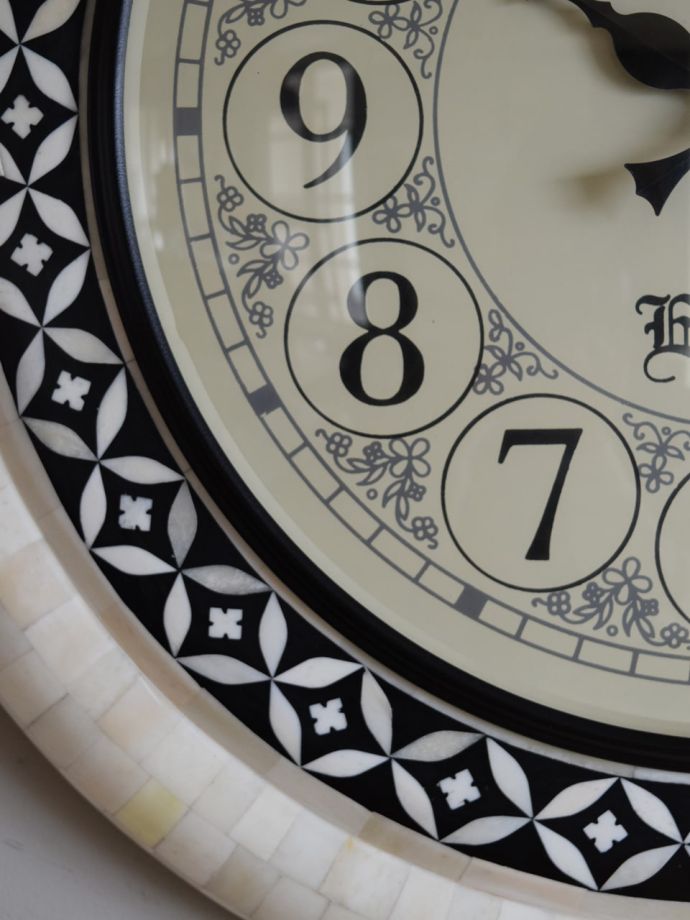 アンティーク調の掛け時計