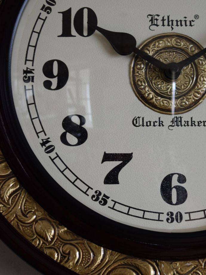 アンティーク調の掛け時計