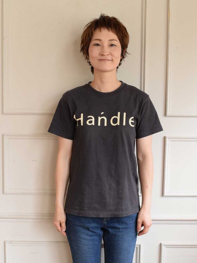 オトナ色のチャコールグレー