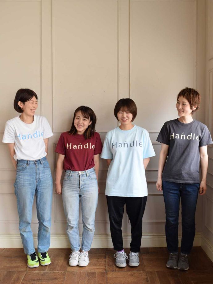 アンティークショップHandleのTシャツ