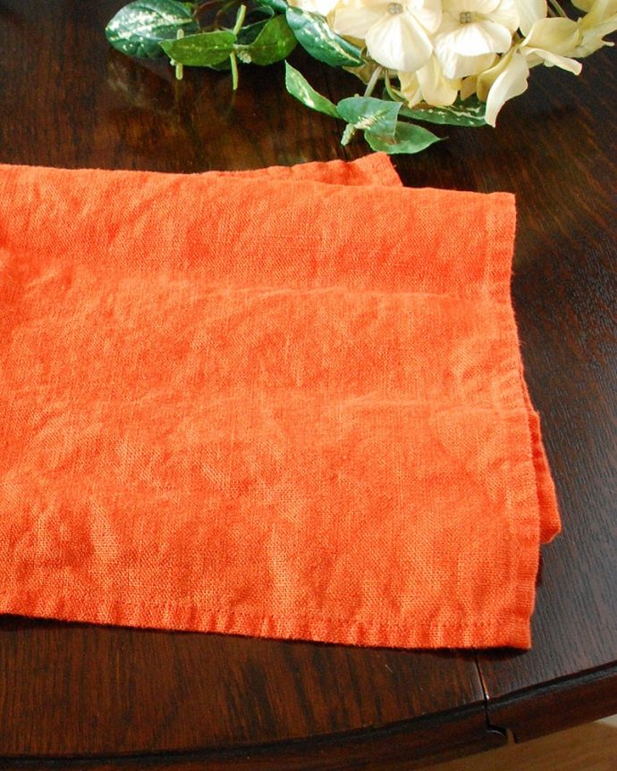 ファブリック（布）雑貨　インテリア雑貨　リネン素材のおしゃれなインテリア雑貨、マルチに使えるキッチンクロス（オレンジ）　リネン素材のキッチンクロスいろんな場所で便利に使えるキッチンクロス。(n9-067)