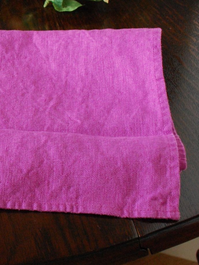 ファブリック（布）雑貨　インテリア雑貨　使うほどに柔らかくなるリネン、いろいろ便利に使えるリネンのキッチンクロス（パープル）　リネンのキッチンクロス使うたびに柔らかく風合いがよくなるリネンのキッチンクロス、発色もとてもいいものを選びました。(n9-069)