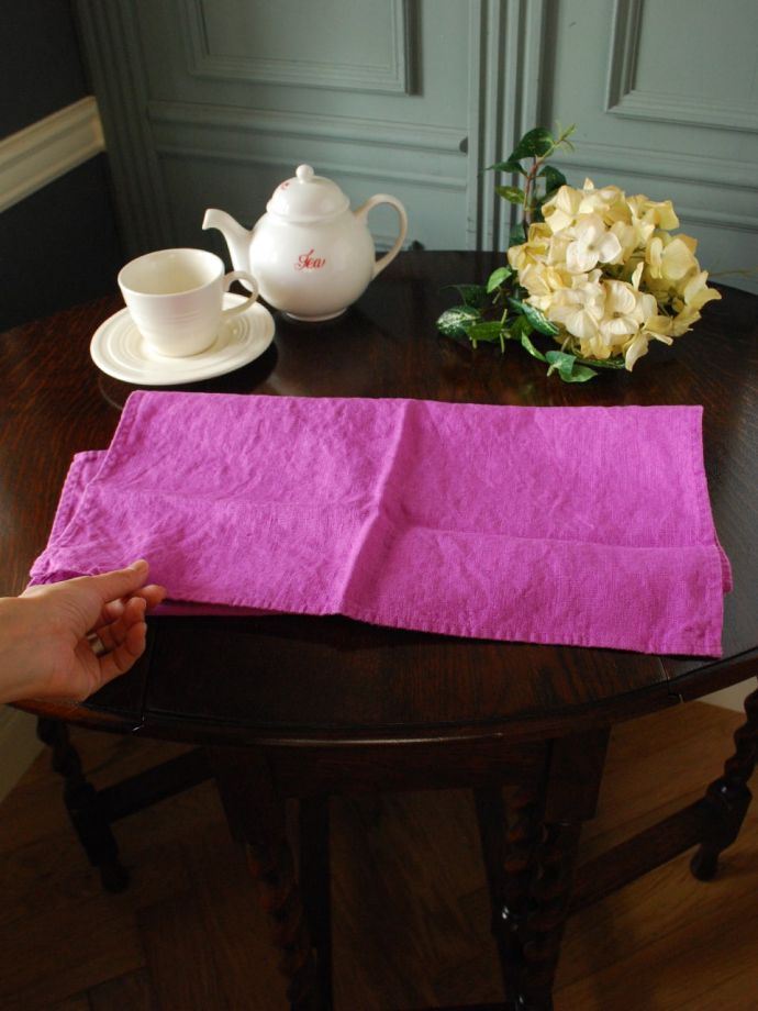 ファブリック（布）雑貨　インテリア雑貨　使うほどに柔らかくなるリネン、いろいろ便利に使えるリネンのキッチンクロス（パープル）　たっぷり大判サイズ吸水性と速乾性に優れたリネン。(n9-069)