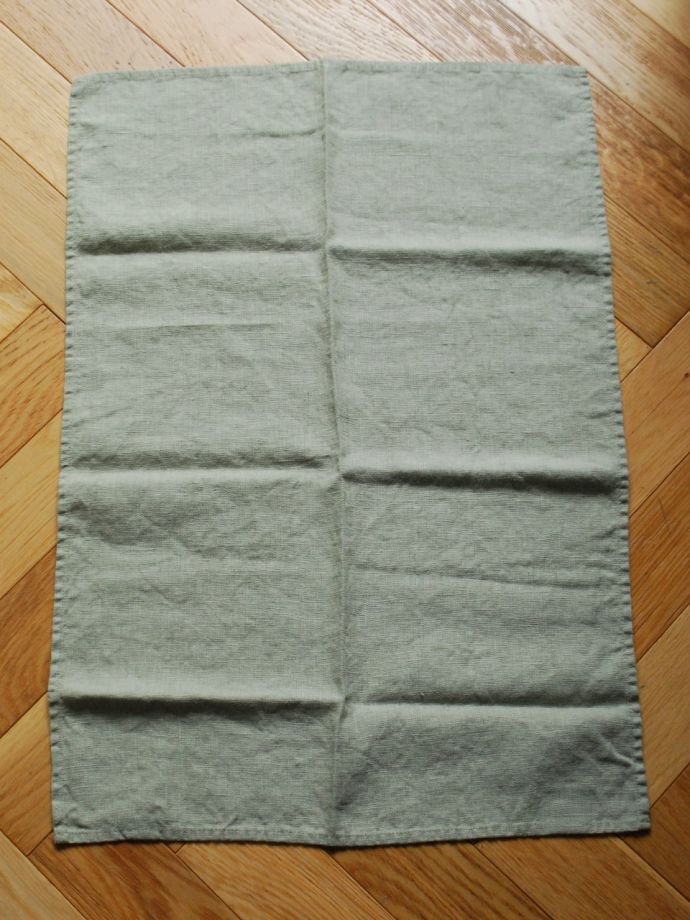 ファブリック(布)雑貨 インテリア雑貨 使うほどに柔らかくなるリネン、いろいろ便利に使えるリネンのキッチンクロス(ライトグリーン) 大判のクロスです広げて上から見ると、こんな形。(n9-070)