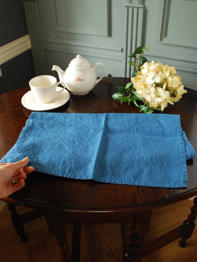 ファブリック（布）雑貨　インテリア雑貨　使うほどに柔らかくなるリネン、いろいろ便利に使えるリネンのキッチンクロス（ブルー）　たっぷり大判サイズ吸水性と速乾性に優れたリネン。(n9-072)