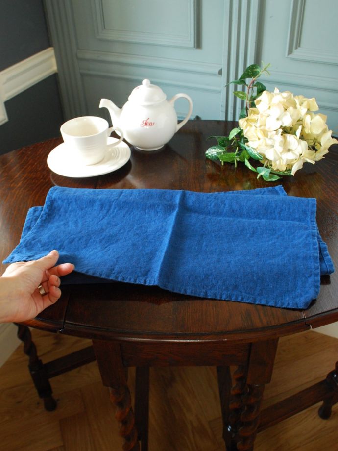 ファブリック(布)雑貨 インテリア雑貨 使うほどに柔らかくなるリネン、いろいろ便利に使えるリネンのキッチンクロス(ネイビー) たっぷり大判サイズ吸水性と速乾性に優れたリネン。(n9-074)