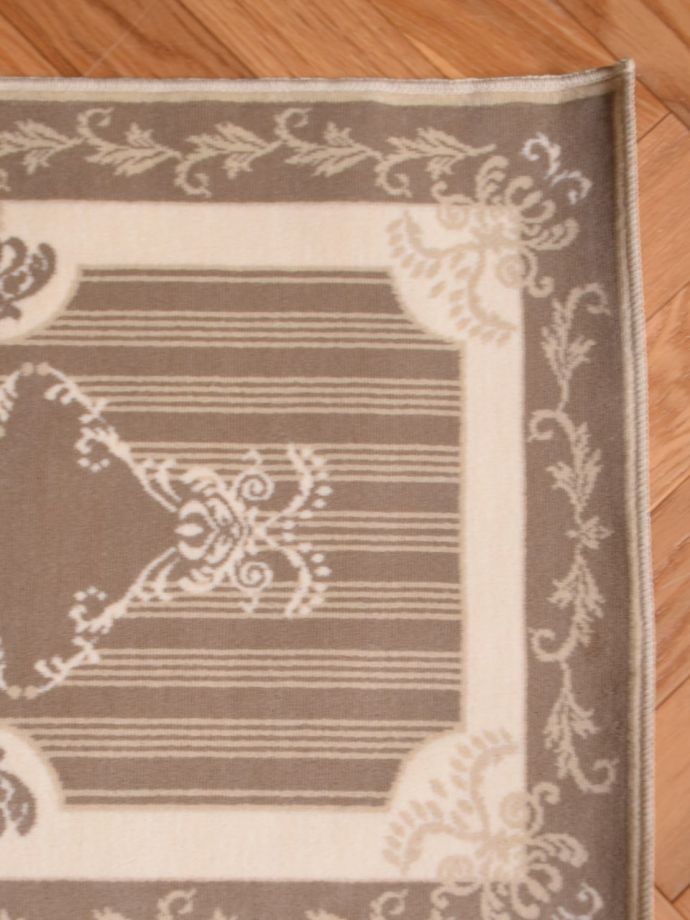 フランスのおしゃれなラグマット