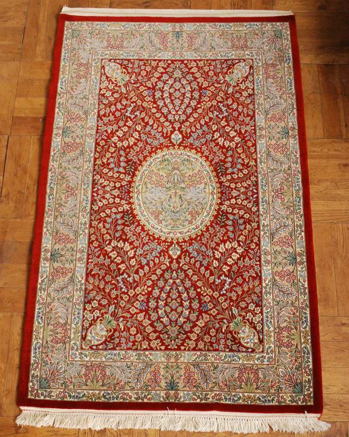 ビンテージの絨毯