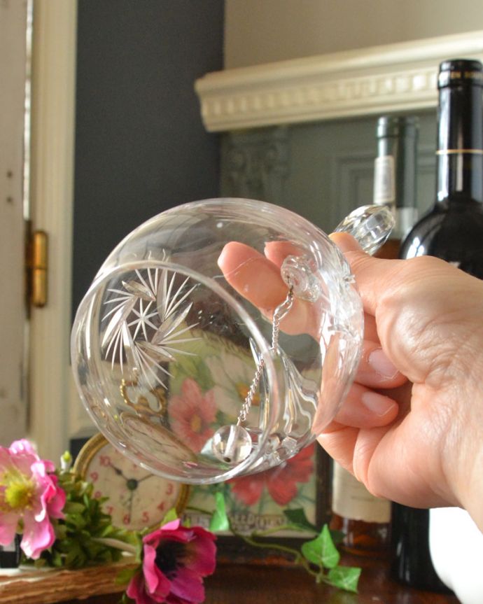 アンティーク 雑貨のガラス小物　アンティーク雑貨　星が輝くアンティークプレスドグラスのディナーベル。キレイな音を奏でてくれますアンティークなので多少のキズやカケがある場合はありますが、きちんと鳴ります。(pg-3603)