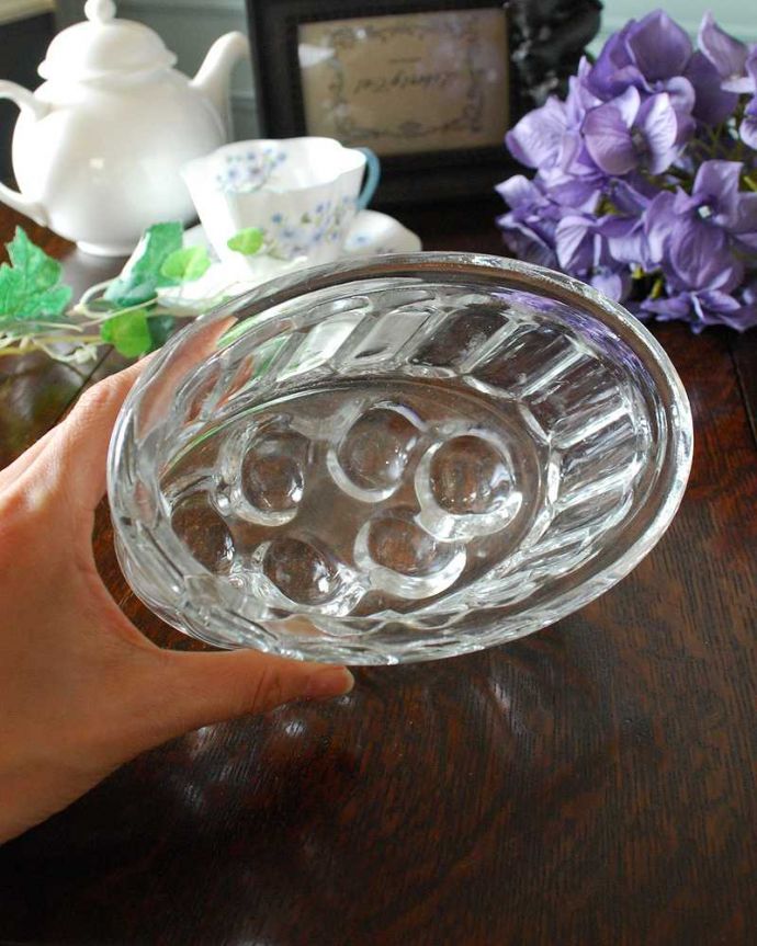 アンティーク 雑貨のガラス小物　アンティーク雑貨　アンティークプレスドグラスのキッチン雑貨、可愛いゼリーが作れちゃう！ゼリーモールド。あなたの使い方で楽しんで下さい丈夫に作られているのでまだまだ現役。(pg-4382)