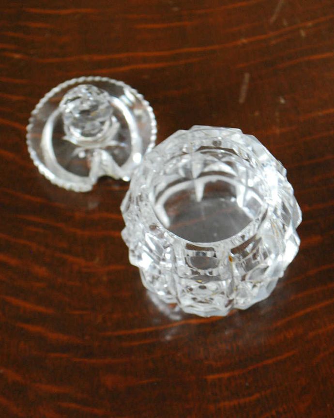 アンティーク 雑貨のガラス小物 アンティーク雑貨 ミニサイズのスパイスケース、アンティークプレスドグラス。上から見るとこんな感じです。(pg-5002)