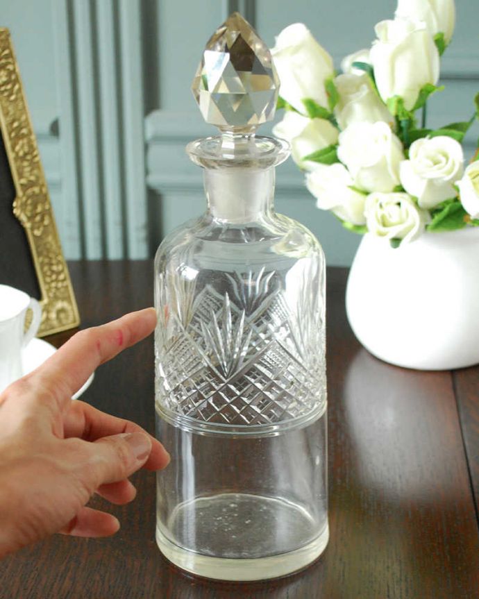 たっぷり入るガラスのデカンタ