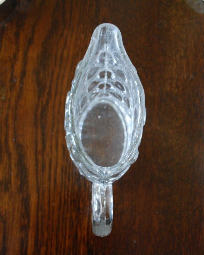 アンティーク 雑貨のガラス小物 アンティーク雑貨 ウォータージャグ(中サイズ)ピッチャー 中を見てみると・・・アンティークなので多少のキズやカケがありますが使用上問題がないものだけをご紹介しています。(pg-6344)