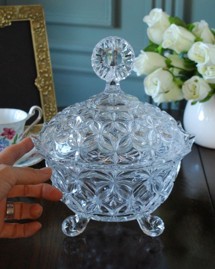 アンティーク 雑貨のガラス小物 アンティーク雑貨 ボンボン 大サイズ ふたを開ける度にワクワク置いておくだけで絵になる可愛らしさ。(pg-6427)