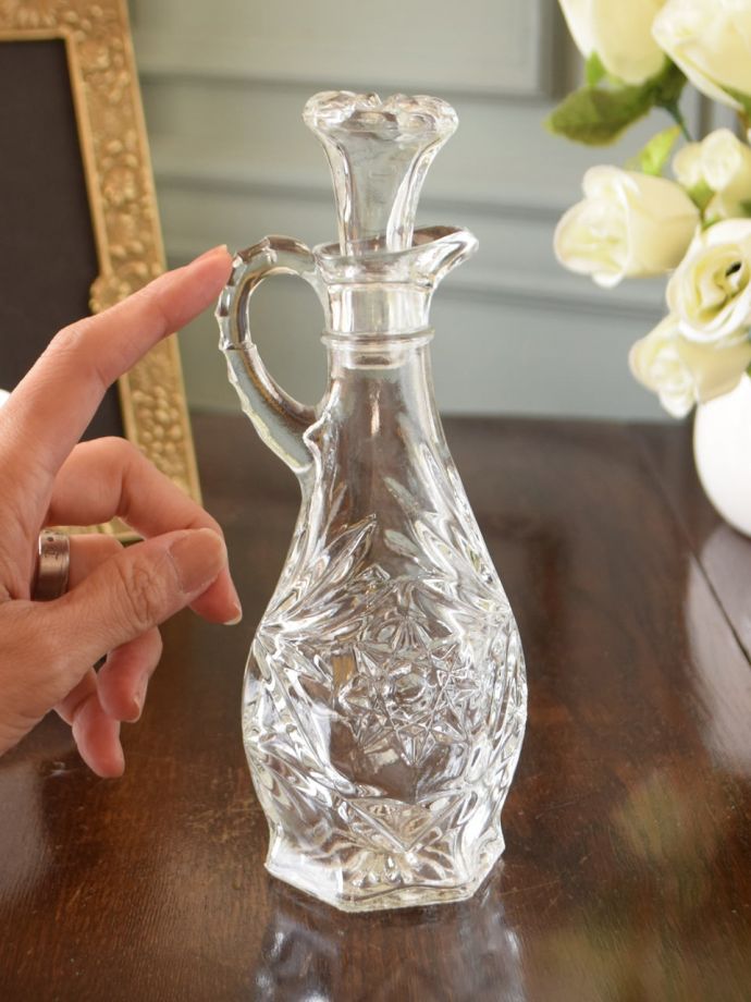 アンティーク 雑貨のガラス小物　アンティーク雑貨　プレスドグラス　貴重なガラスの栓付きですガラスで出来た栓は壊れやすいので残っているだけで貴重です。(pg-6461)