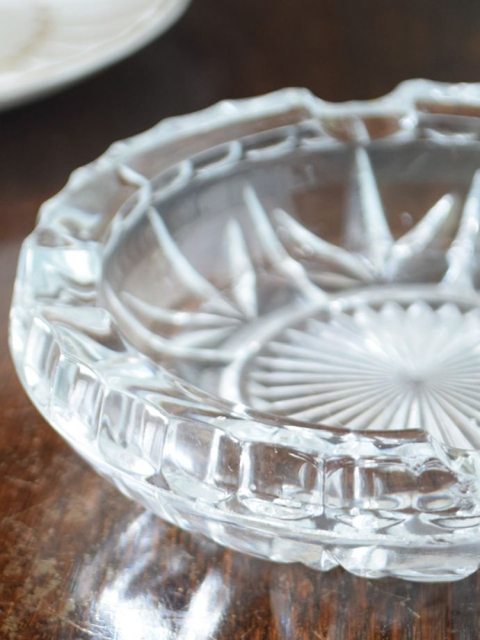 アンティークガラスの灰皿