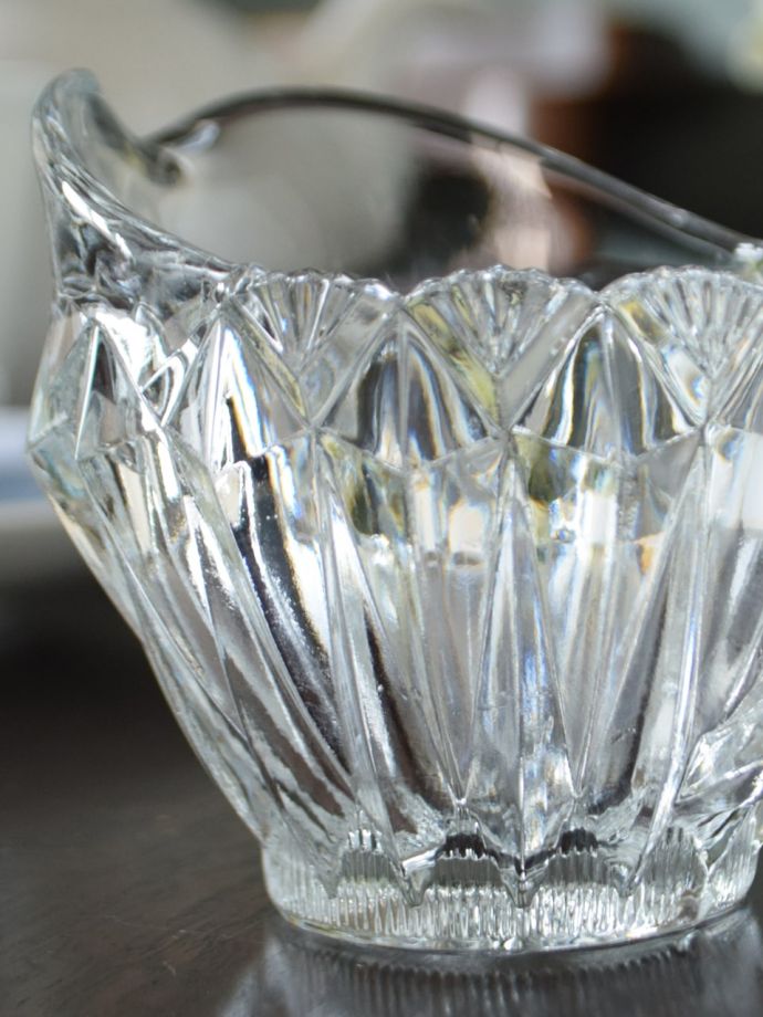 アンティークガラスのミルクピッチャー