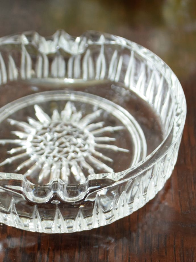 アンティークガラスの灰皿