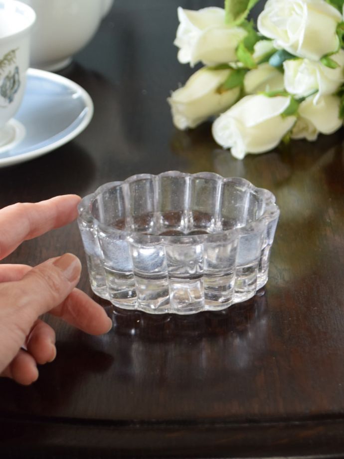 キラキラ輝くアンティークガラス