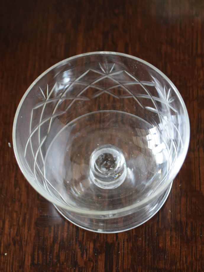 アンティークガラスの美しさ